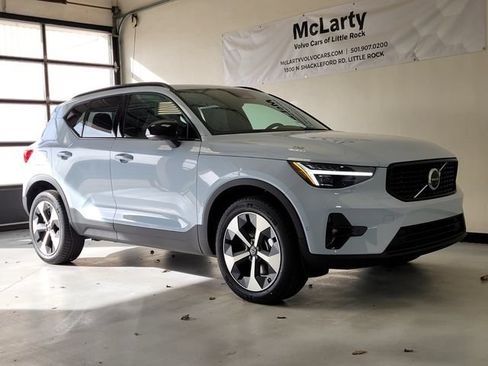 New 2026 Volvo XC40 B5 Plus w/ Protection Package Premier AWD/4WD image 4