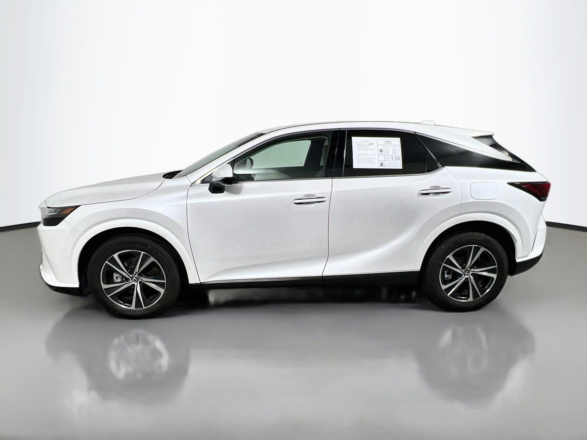 Used 2024 Lexus RX 350 FWD w/ Technology Package image 9