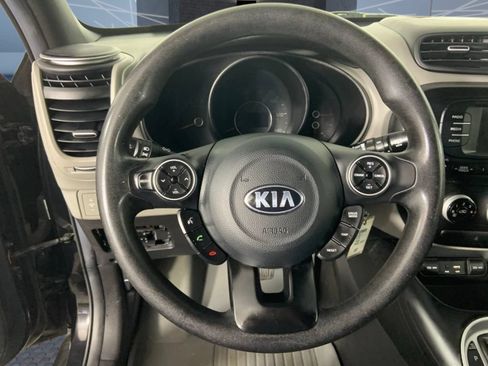 Used 2017 Kia Soul FWD image 25