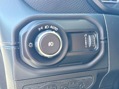 Used 2024 Jeep Wrangler Unlimited Rubicon w/ Technology Group image 14