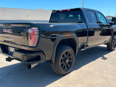Used 2025 GMC Sierra 2500 AT4 AWD/4WD image 6