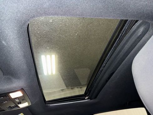 Used 2016 Toyota Tacoma TRD Off-Road w/ Premium & Technology Package image 18