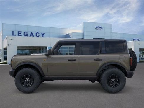 New 2026 Ford Bronco Badlands image 3
