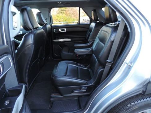 Used 2021 Ford Explorer XLT w/ Equipment Group 202A image 20