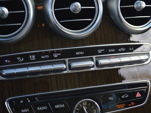 Used 2018 Mercedes-Benz C 300 C 300 image 23