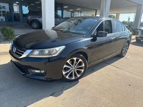 Used 2014 Honda Accord Sport image 2