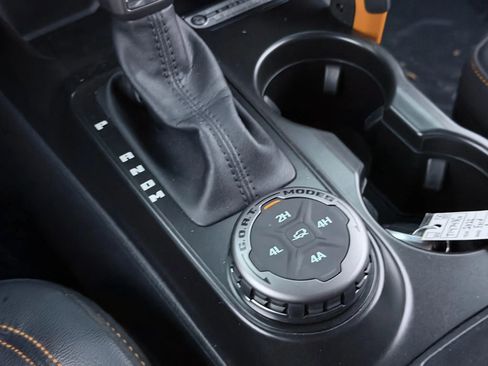 Used 2022 Ford Bronco Badlands image 46