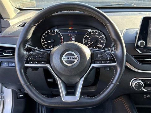 Used 2020 Nissan Altima 2.5 SR w/ Premium Package image 19