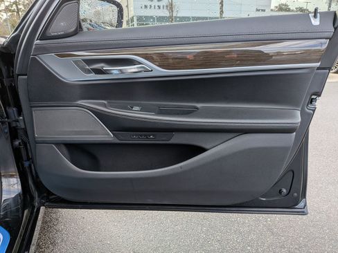 Used 2019 BMW 740i image 36