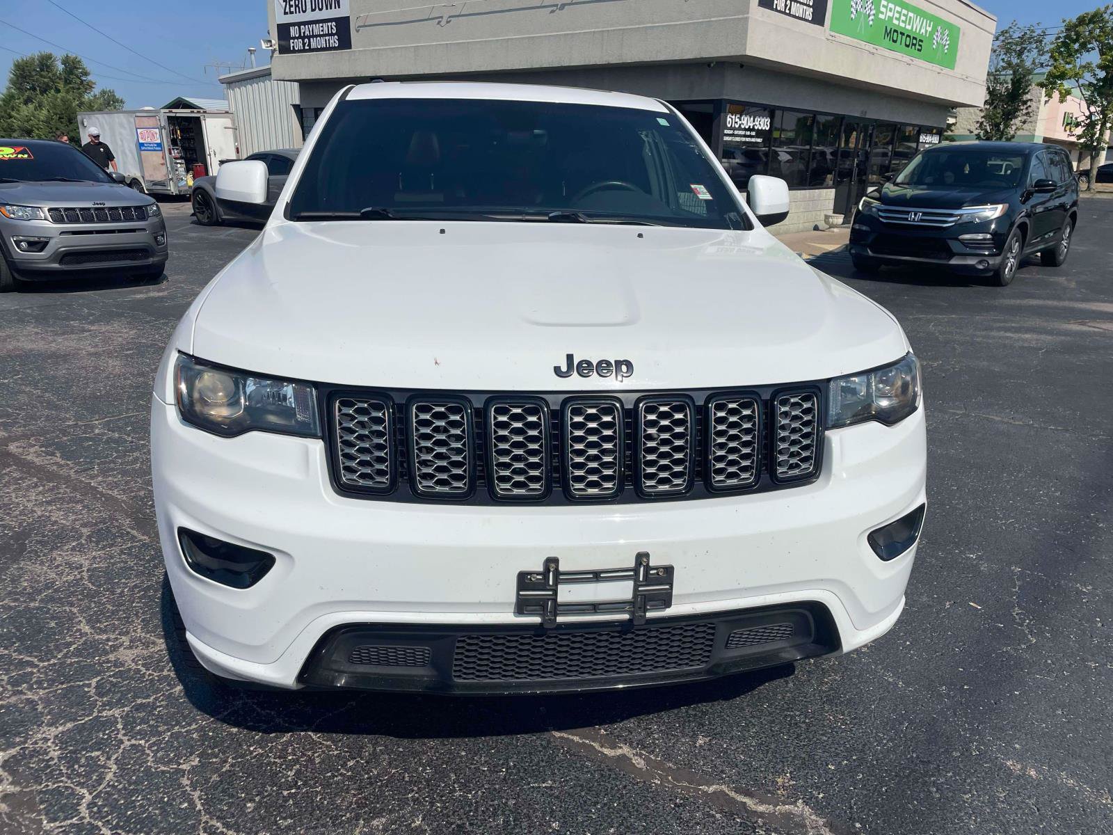 Used 2017 Jeep Grand Cherokee Altitude AWD/4WD image 2