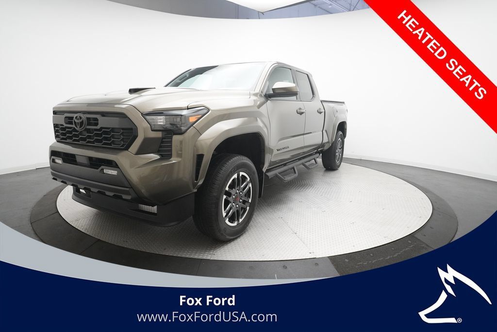 Used 2025 Toyota Tacoma TRD Sport AWD/4WD image 1