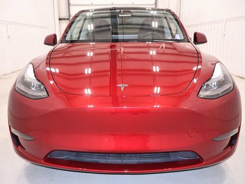 Used 2025 Tesla Model Y Long Range AWD/4WD image 4