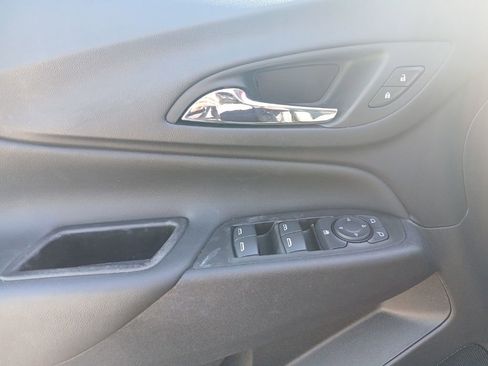 Used 2023 Chevrolet Equinox LT image 8