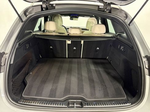 Used 2025 Mercedes-Benz GLC 350e 4MATIC w/ Driver Assistance Package image 31