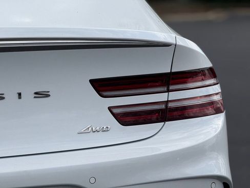 Used 2025 Genesis G80 2.5T Advanced image 11