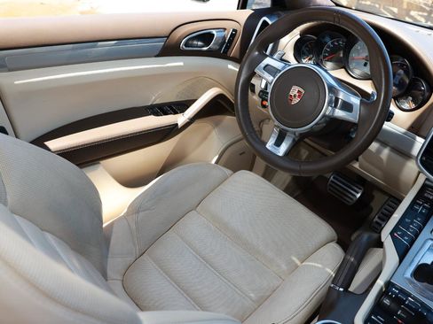 Used 2014 Porsche Cayenne GTS AWD/4WD image 19