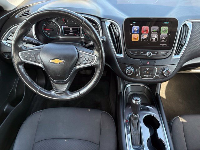 Used 2018 Chevrolet Malibu LT FWD image 3