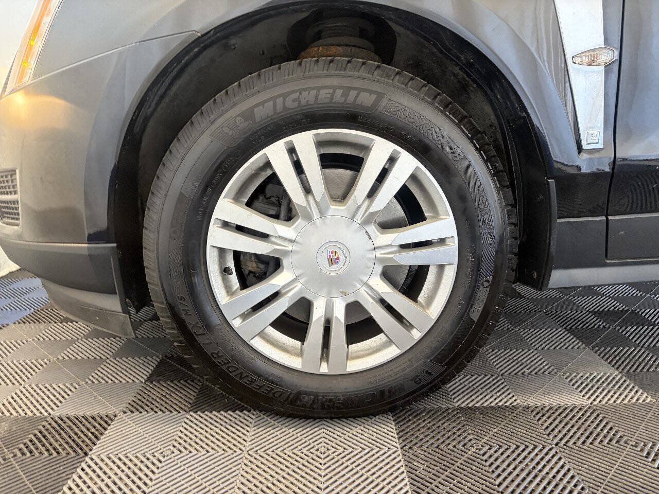 Used 2012 Cadillac SRX Luxury FWD image 28