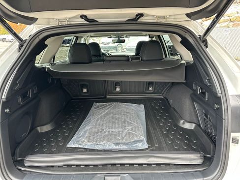 Used 2025 Subaru Outback Onyx Edition XT image 28