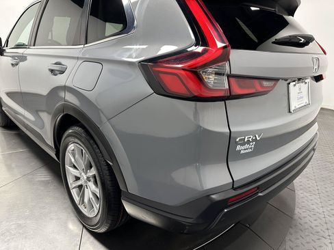 Used 2023 Honda CR-V EX image 10
