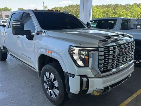 Used 2024 GMC Sierra 2500 Denali w/ Denali Reserve Package AWD/4WD image 18