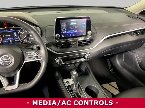 Certified 2022 Nissan Altima 2.5 SR FWD image 9