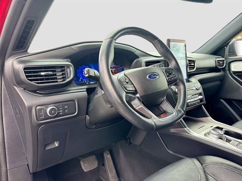 Used 2020 Ford Explorer ST w/ Premium Technology Package image 9