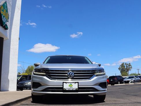 Used 2020 Volkswagen Passat 2.0T SEL image 17