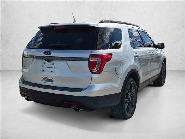 Used 2019 Ford Explorer XLT w/ Equipment Group 202A FWD image 5
