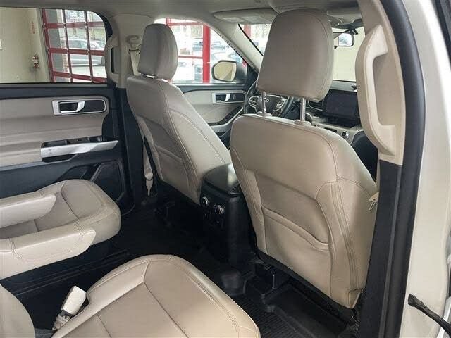 Used 2022 Ford Explorer XLT w/ Equipment Group 202A AWD/4WD image 27