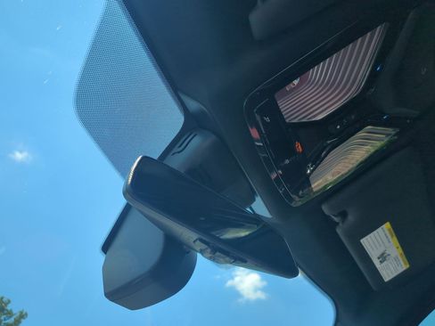 Used 2025 BMW M340i w/ Premium Package RWD image 27