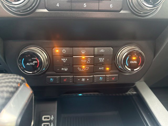 Used 2019 Ford F150 Raptor w/ Equipment Group 802A Luxury AWD/4WD image 17