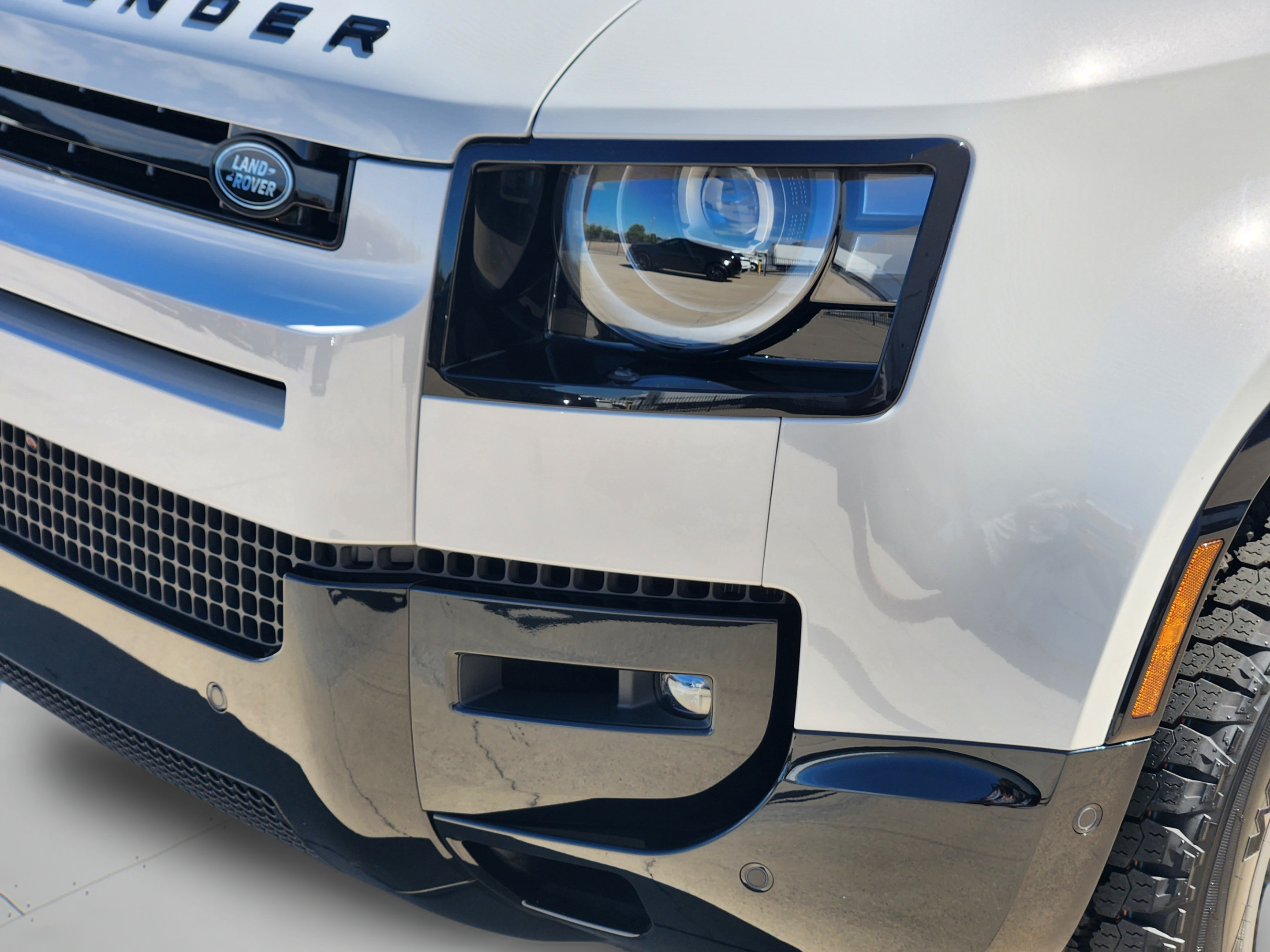 New 2026 Land Rover Defender 110 X-Dynamic SE AWD/4WD image 31