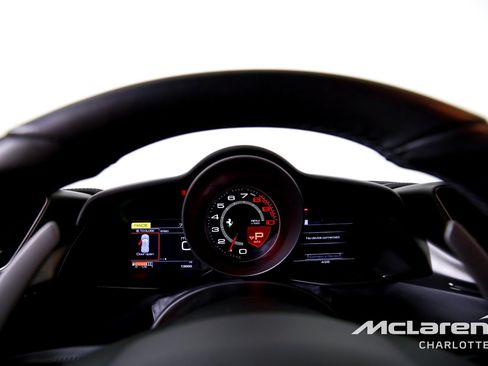 Used 2018 Ferrari 488 GTB RWD image 13