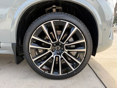 New 2026 Volvo XC90 B6 Plus w/ Protection Package Premier AWD/4WD image 7