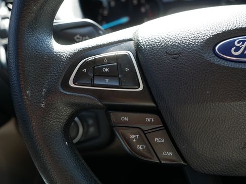 Used 2018 Ford Escape SE image 31