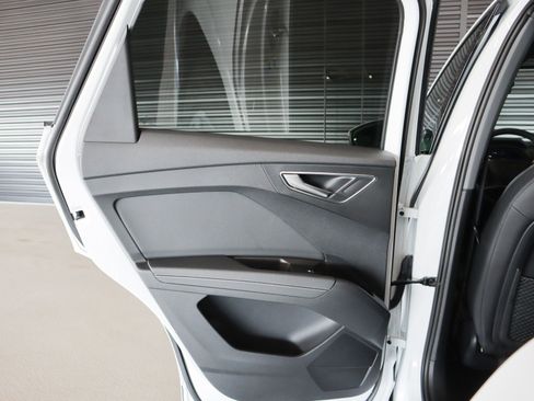 Certified 2024 Audi Q4 e-tron Premium Plus image 22