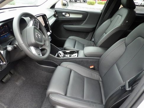 New 2025 Volvo XC40 B5 Plus w/ Protection Package Premier image 8