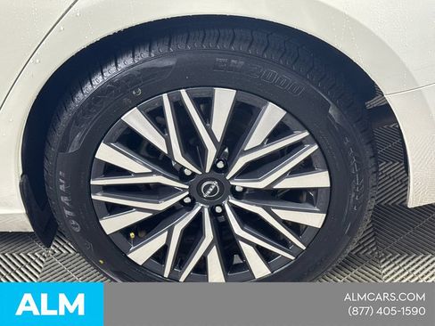 Used 2025 Nissan Altima 2.5 SV FWD image 22