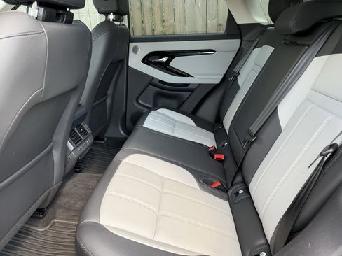 Certified 2025 Land Rover Range Rover Evoque Dynamic SE image 32