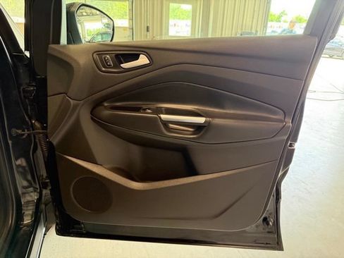Used 2017 Ford Escape SE FWD image 29