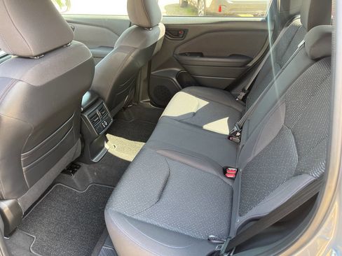 Used 2025 Subaru Forester Premium AWD/4WD image 12