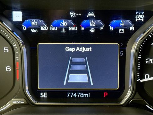 Used 2021 GMC Yukon Denali w/ Denali Premium Package image 11