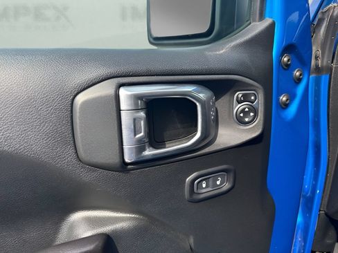 Used 2021 Jeep Gladiator Mojave w/ Cold Weather Group AWD/4WD image 25