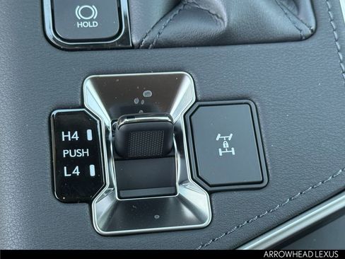 Used 2026 Lexus GX 550 w/ Accessory Package (31) AWD/4WD image 23