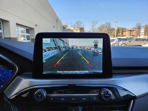 Used 2022 Ford Escape Titanium w/ Class II Trailer Tow Package image 7