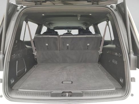 Certified 2024 Jeep Wagoneer L Series II RWD image 30