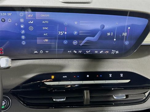 Used 2025 Buick Enclave Preferred image 14