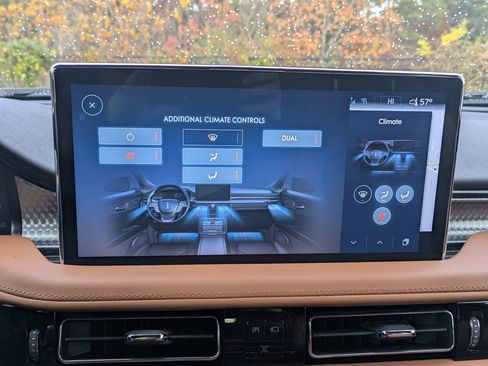 Used 2023 Lincoln Nautilus Black Label w/ Class II Trailer Tow Package image 15