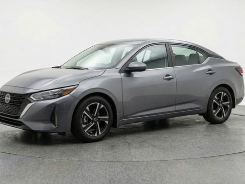 Used 2025 Nissan Sentra SV FWD image 3